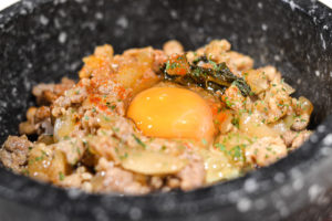 石焼きガパオライス